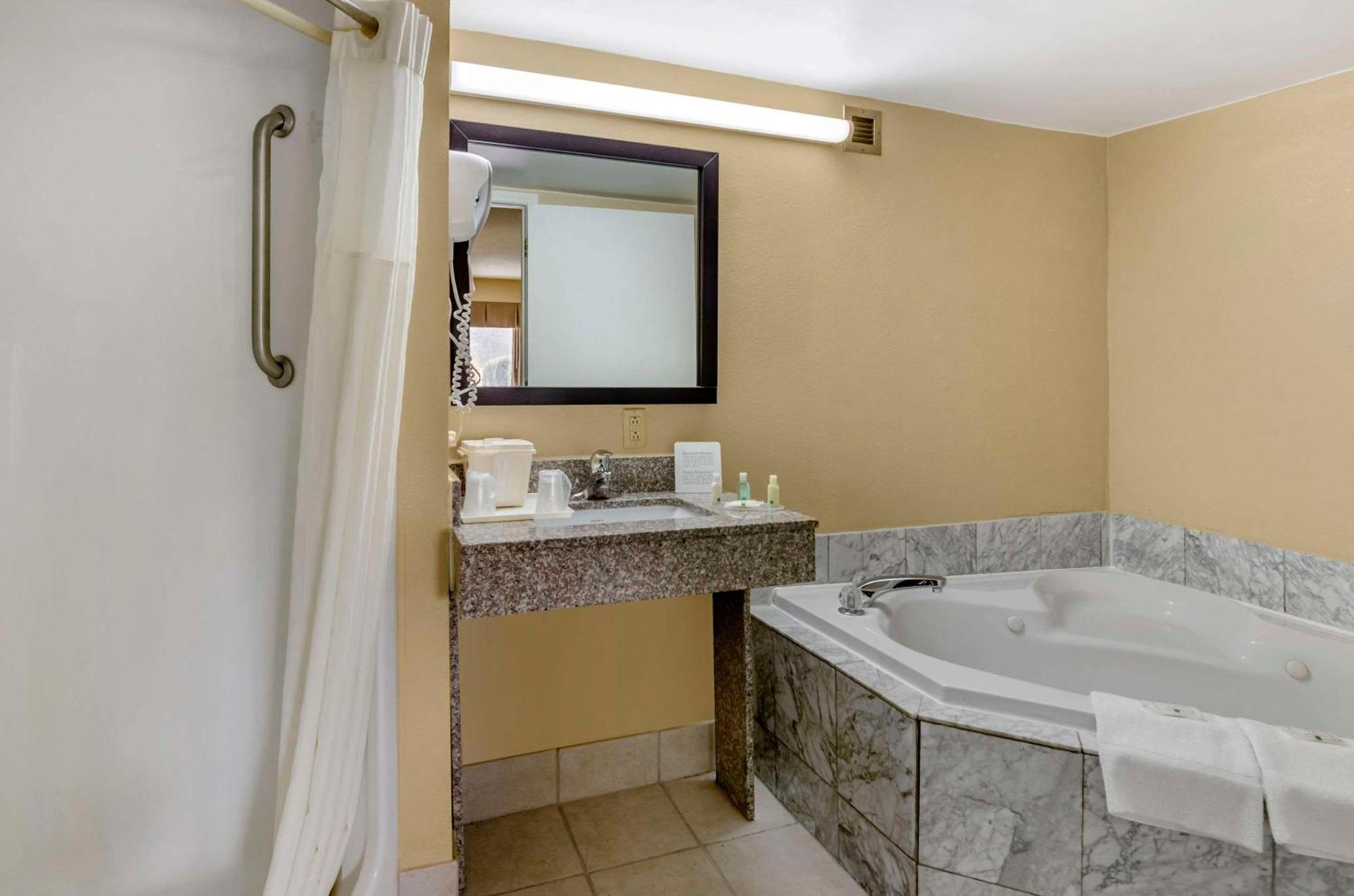 Quality Inn Hillsville Dış mekan fotoğraf